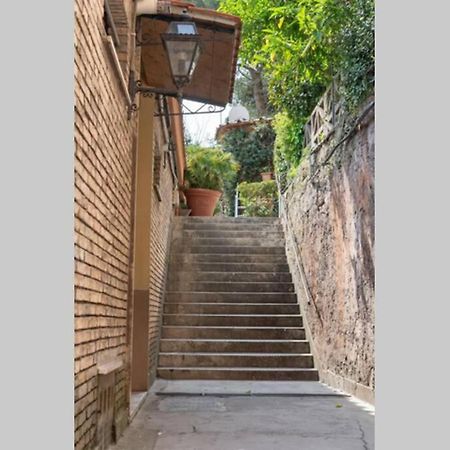 Elegante open space con vasca idromassaggio a Trastevere Exterior foto