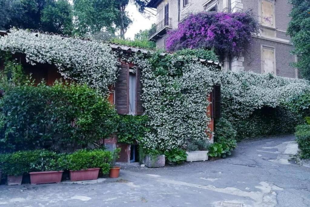 Elegante open space con vasca idromassaggio a Trastevere Exterior foto