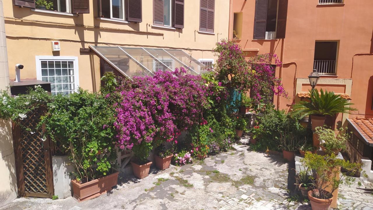 Elegante open space con vasca idromassaggio a Trastevere Exterior foto